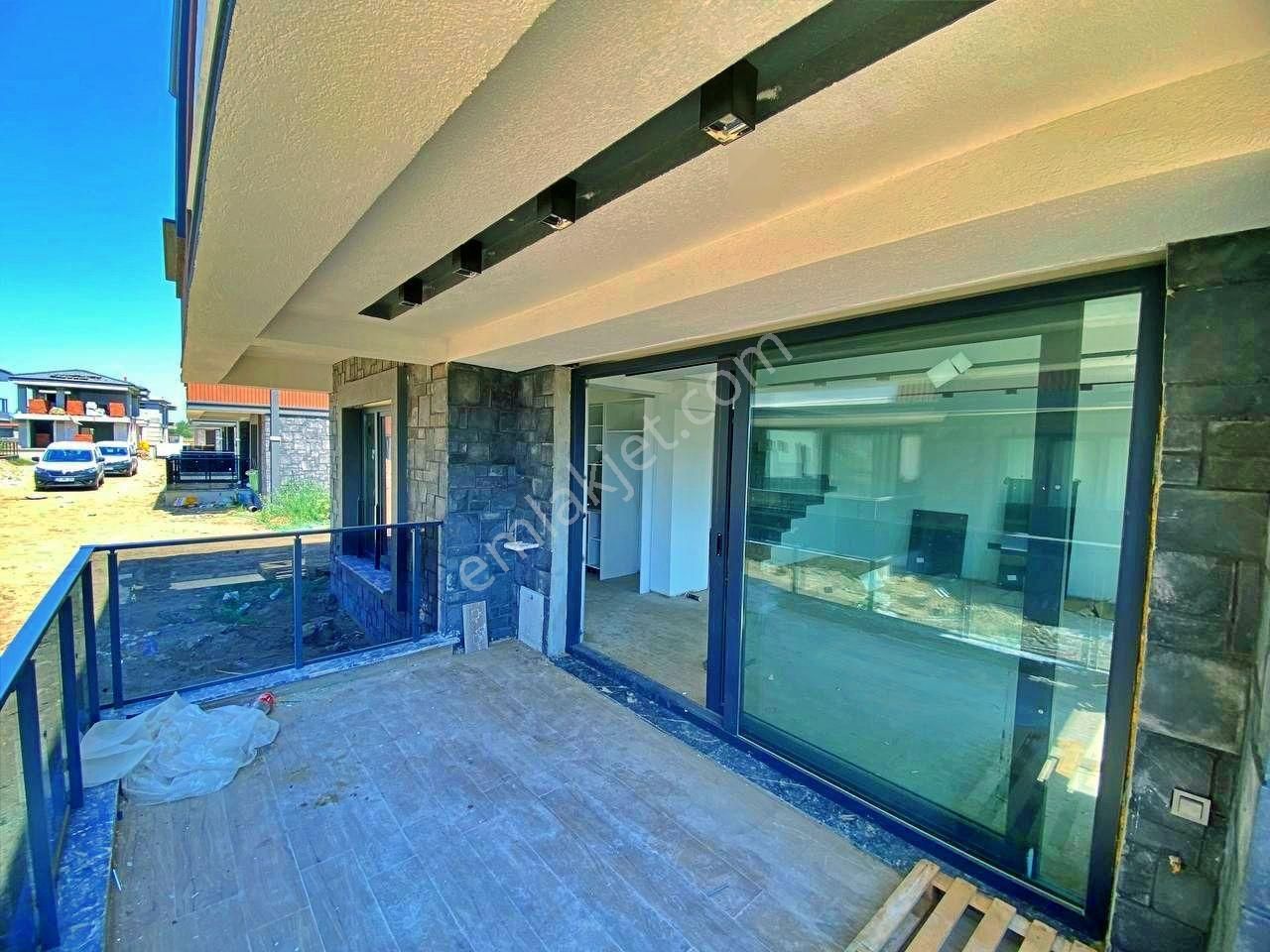 Uytundan Örende Site İçerisinde Müstakil Bahçeli 3+1 Villa - Görsel 19