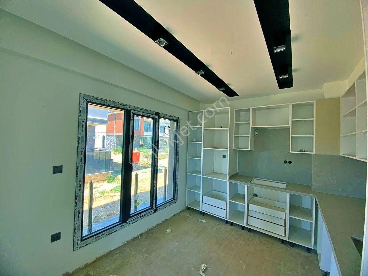 Uytundan Örende Site İçerisinde Müstakil Bahçeli 3+1 Villa - Görsel 11