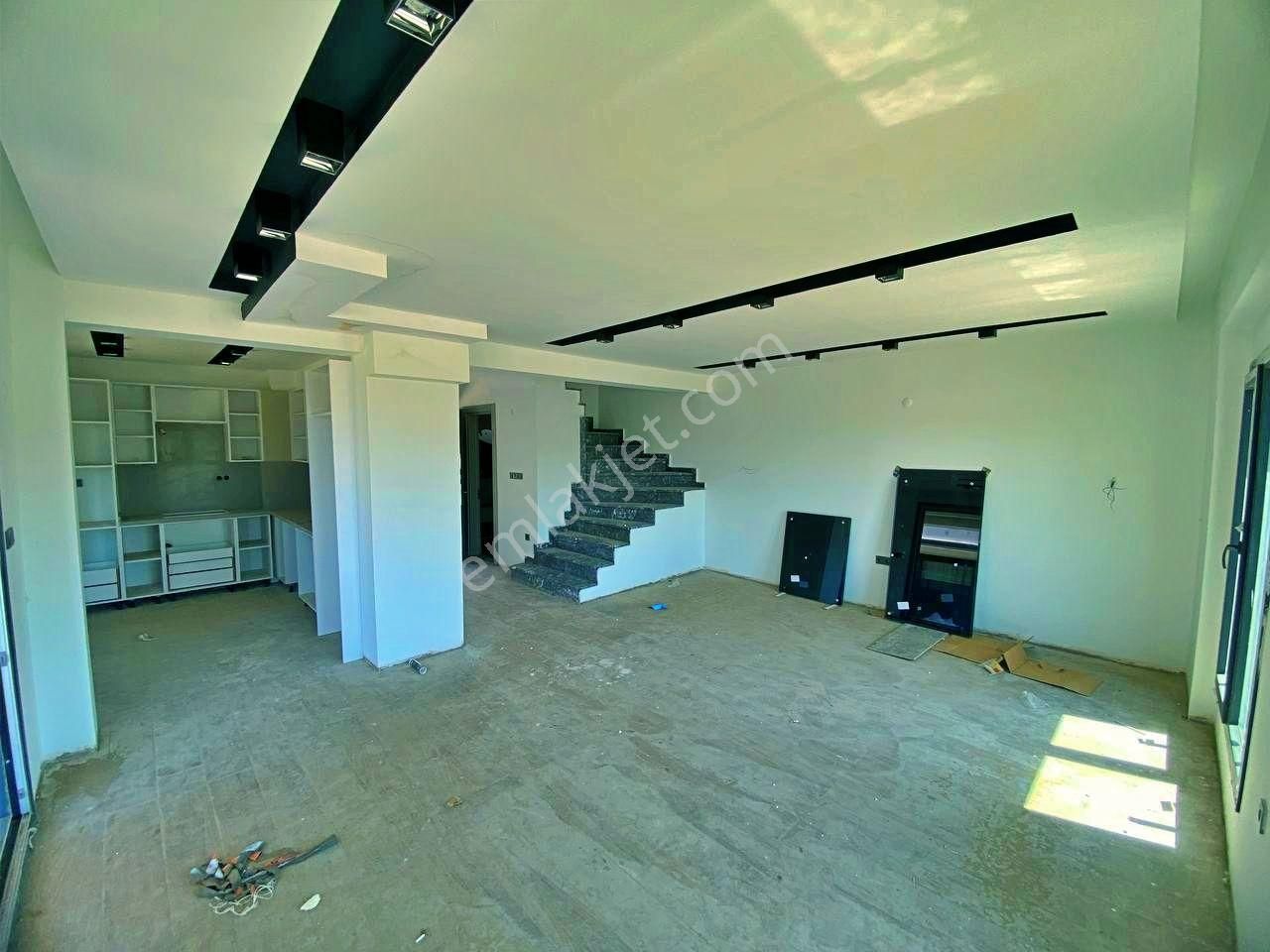 Uytundan Örende Site İçerisinde Müstakil Bahçeli 3+1 Villa - Görsel 18