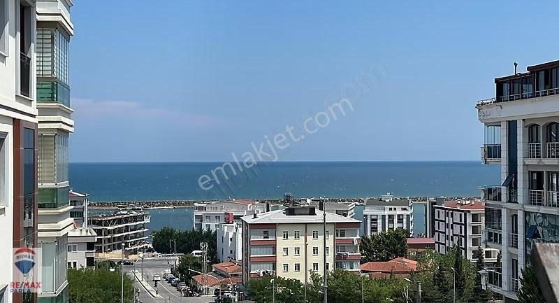 Sahile Ve Ulaşıma Çok Yakın Panoramik Manzaralı 3+1 Daire!