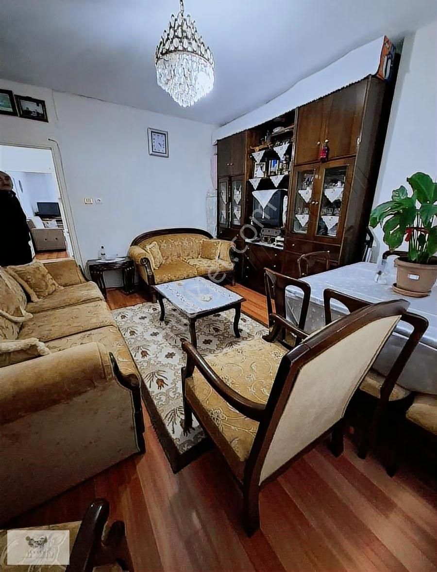 Bahçelievler Nevruz Sokakta Caddeye Yakın 100m2 Kat 3 - Görsel 5