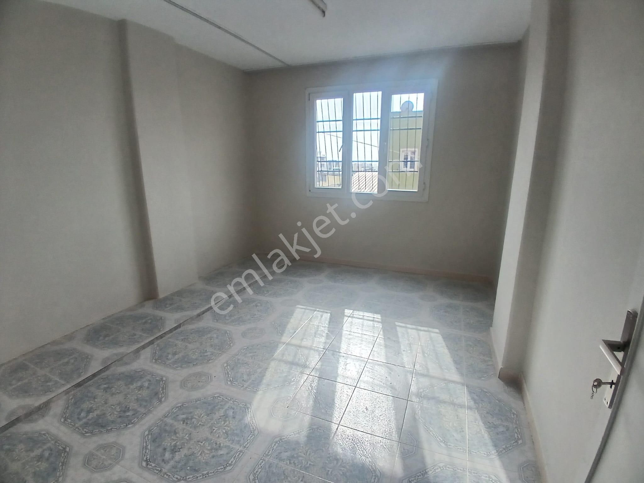 Adana Sarıçam Yeşiltepede 2+1 Geniş Doğalgaz Sobalı Kozan Yoluna Yakın Fırsat Daire - Görsel 4