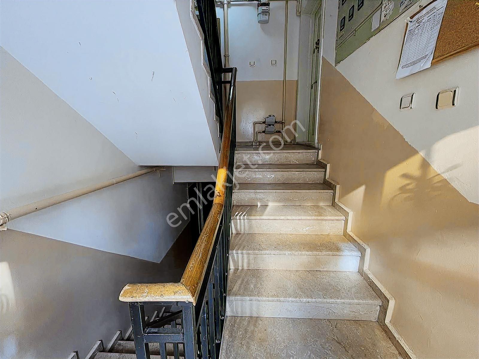 Kırmızıtoprak'da Atatürk Bulvarı Yakını Ara Kat Kiralık 2+1 - Görsel 4