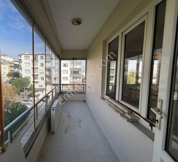 Bergama Fatih Mah Doğalgazlı Cam Balkonlu Kapalı Mutfak Ara Kat 3+1 Geniş Daire Satılık - Görsel 21