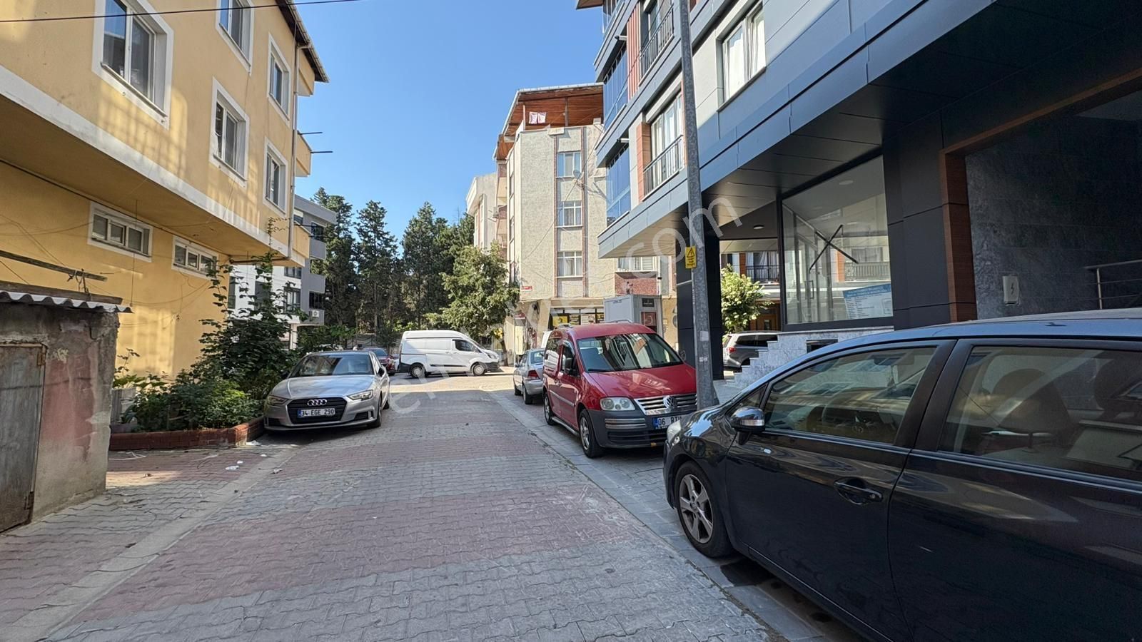 Yeşilova Mahallesi'nde Metrobüse Yakın, Fırsat 1+1 Satılık Daire - Görsel 32