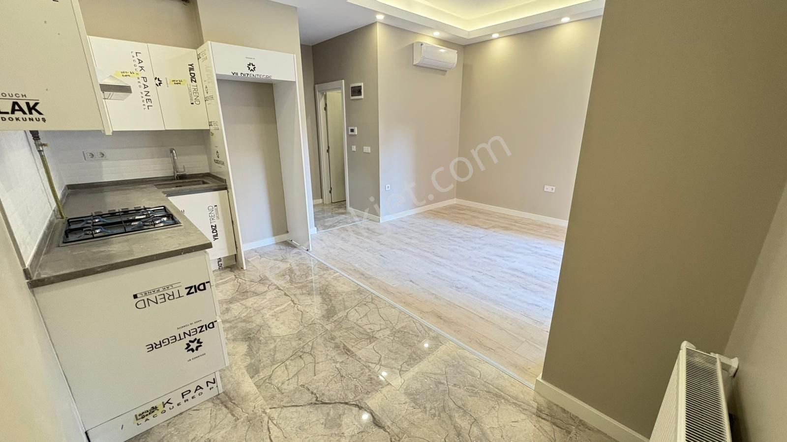 Yeşilova Mahallesi'nde Metrobüse Yakın, Fırsat 1+1 Satılık Daire - Görsel 6