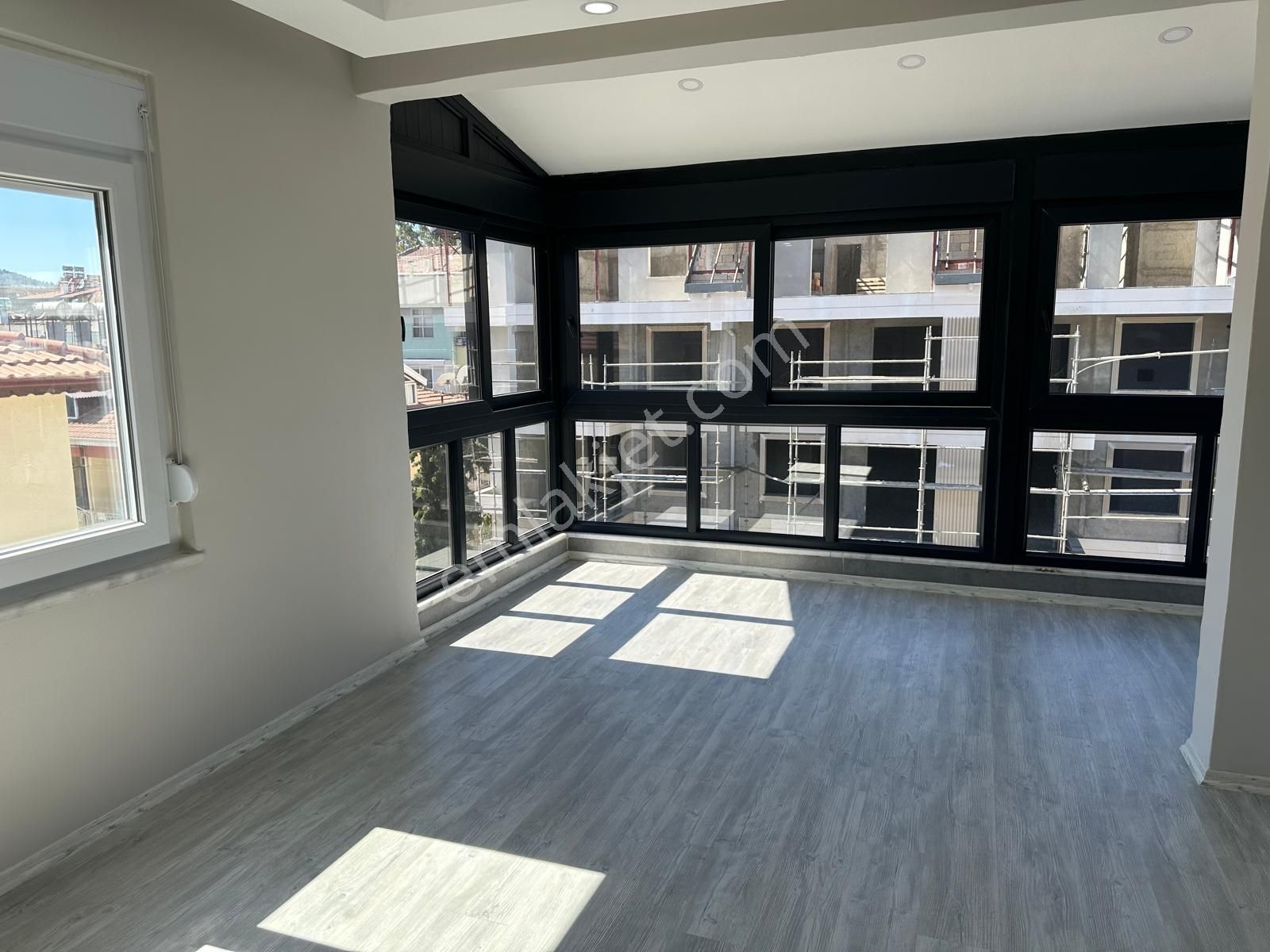 Öğretmenevi Yanında Takasa Açık Şık Tasarım 3+1 Dubleks - Görsel 21