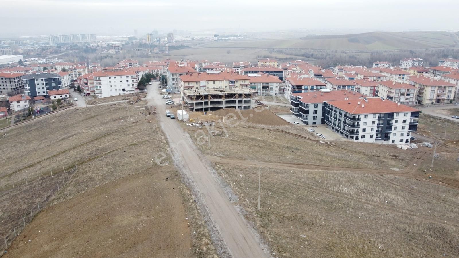 *altınova Da Yüksek Kat İmarlı Bi Daire Getirili Şehrin İçinde* - Görsel 33