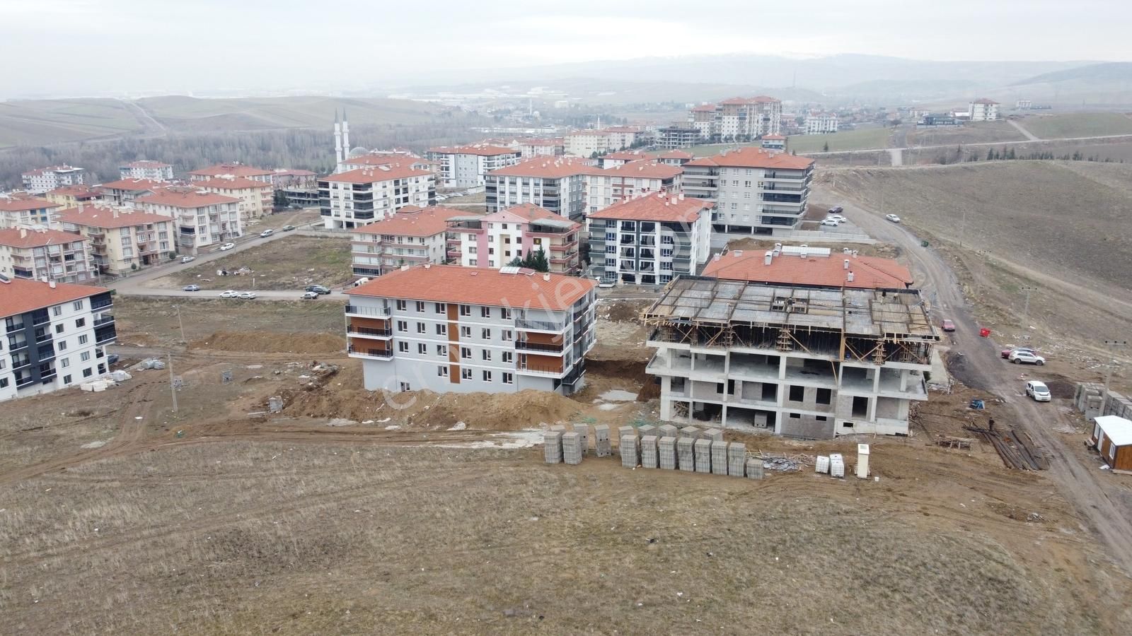 *altınova Da Yüksek Kat İmarlı Bi Daire Getirili Şehrin İçinde* - Görsel 32