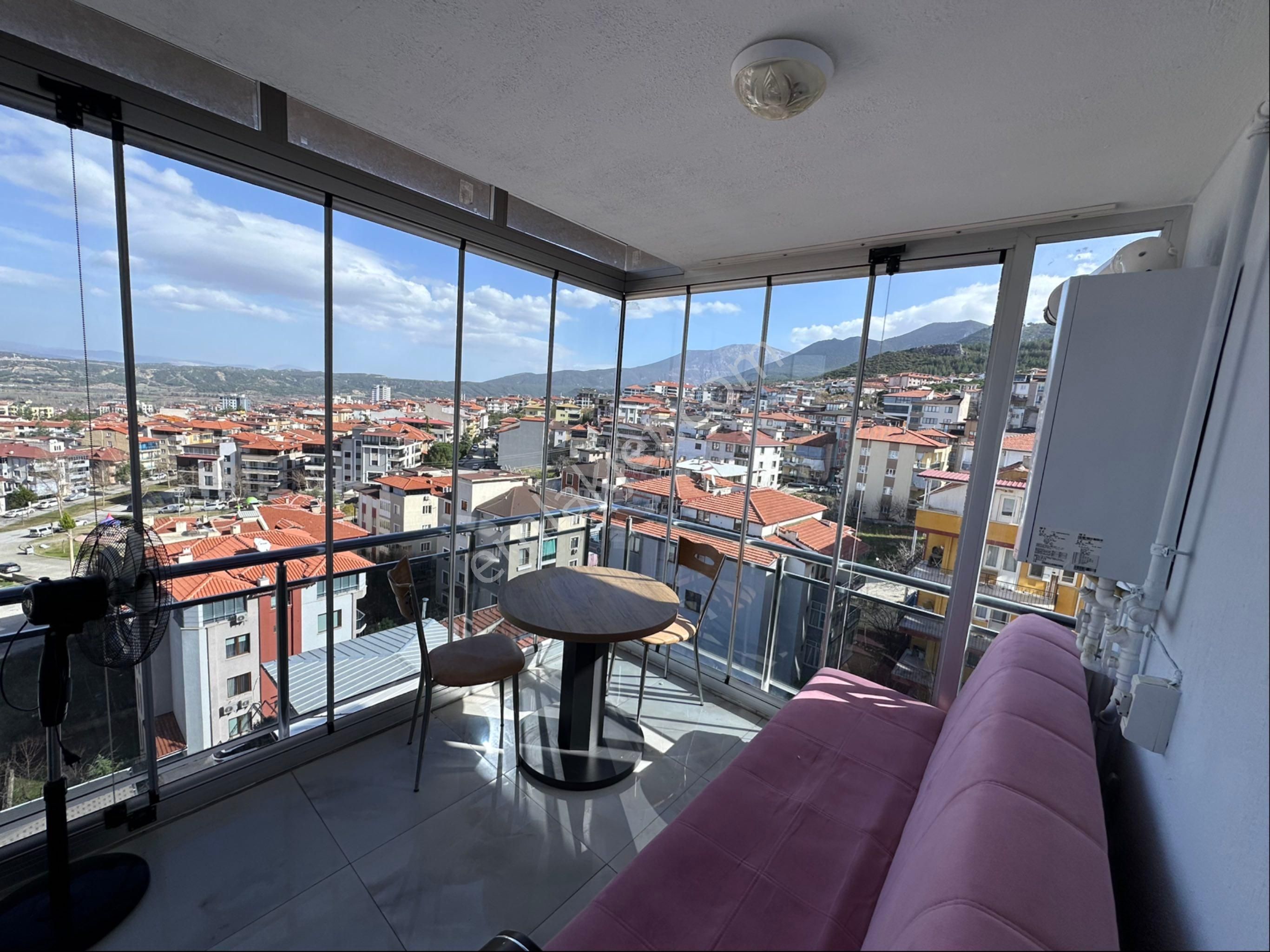 Denizli Manzaralı Depozitosuz Sıfır Eşyalı Cam Balkonlu Apart
