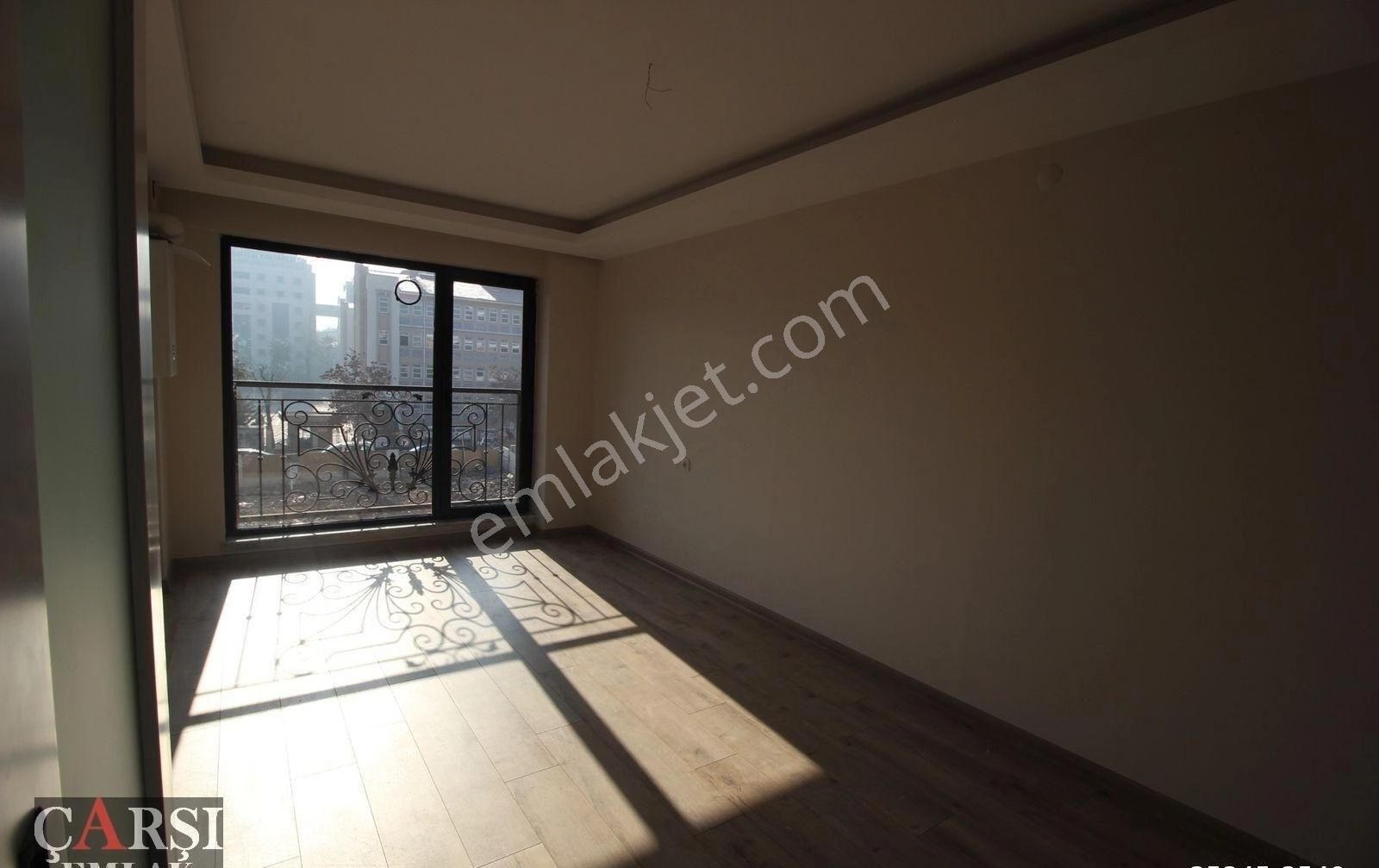 Çarşı"dan Cadde Üstü Başkent Hast.yanı Yeni Binada 1+1 - Görsel 4