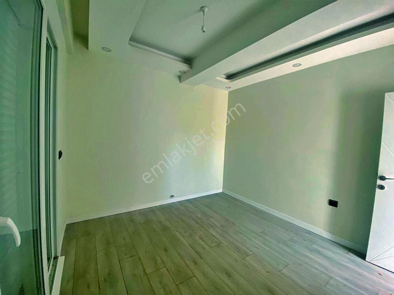 Uytundan Burhaniye Örende Sahile Yakın Bahçeli Sıfır 3+1 Villa - Görsel 27