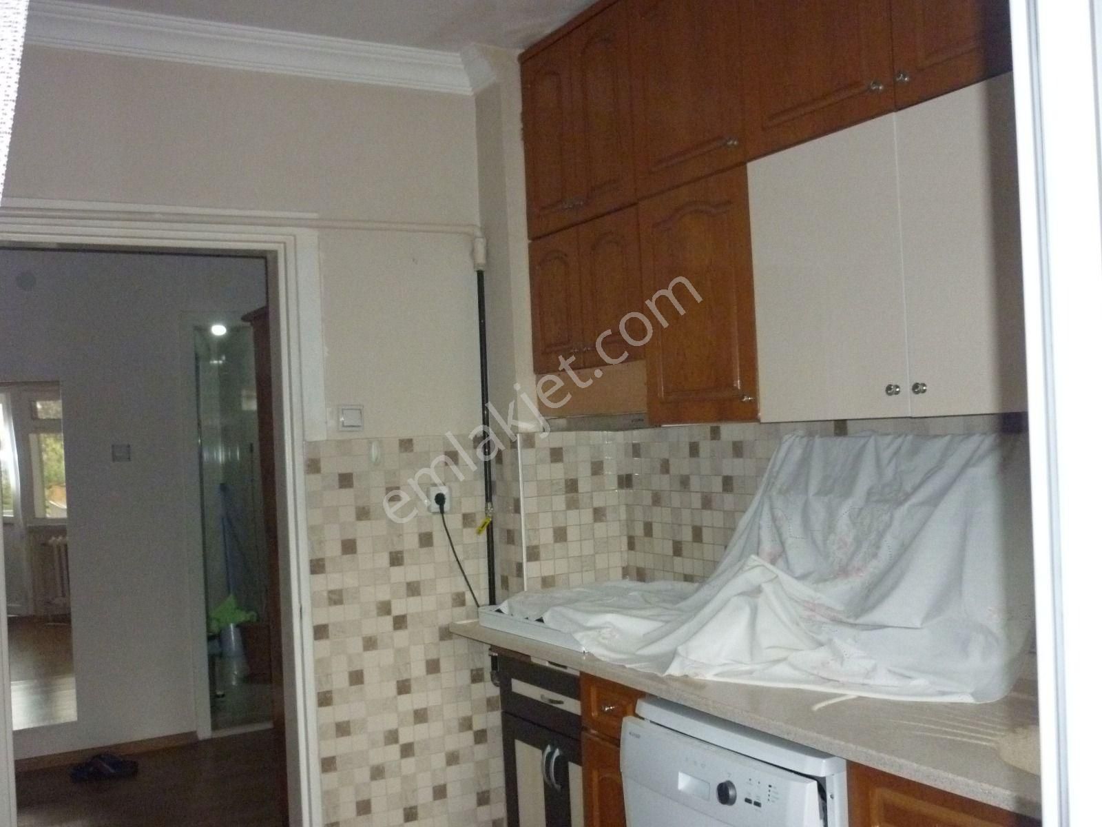 Fatih Mahallesinde 3+1 Site İçinde Ara Kat Daire! - Görsel 3