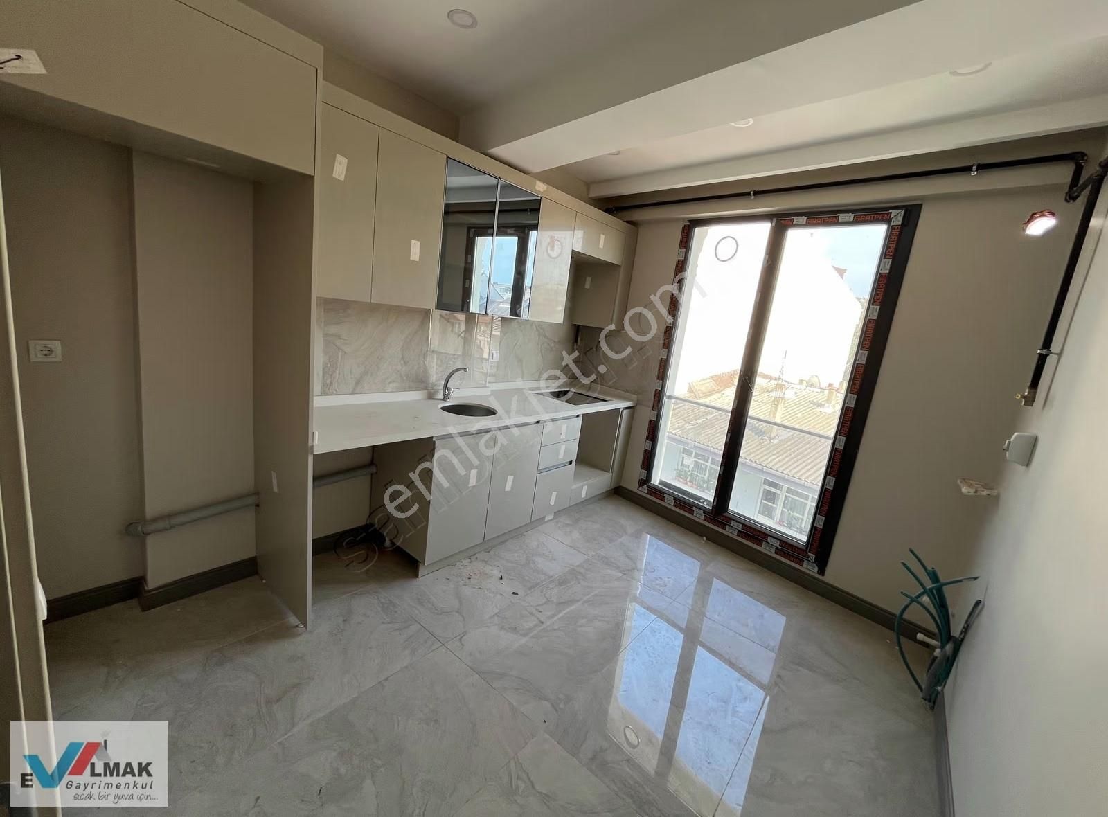 Söğütlüçeşme Mahallesi'nde Satılık 2+2 Dubleks 1.sınıf İşçilik - Görsel 13