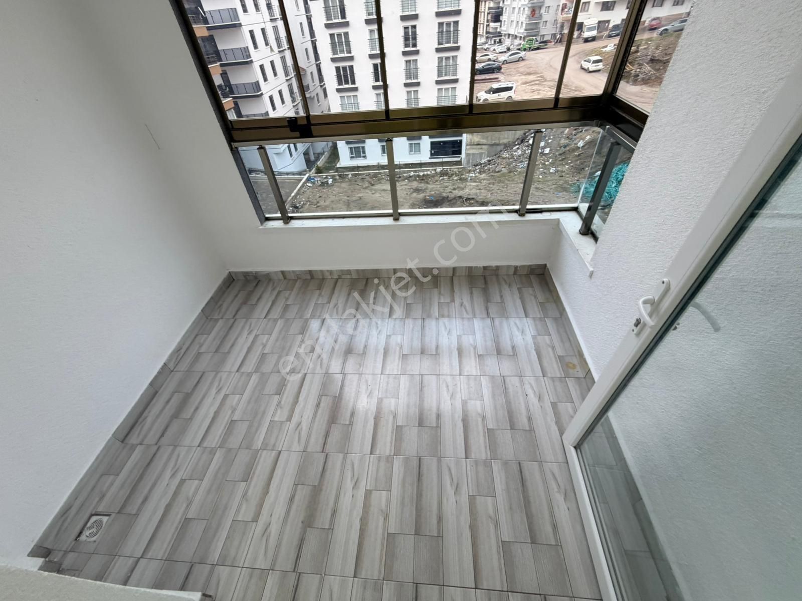 Keçiörende Cadde Yakını Sade Ve Şık Tasarımlı Ara Katta 3+1* - Görsel 24