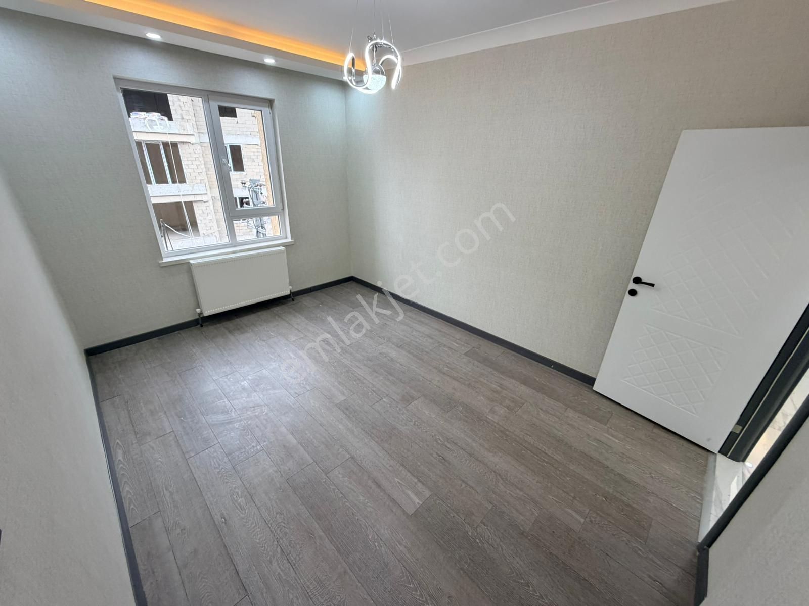 Keçiörende Cadde Yakını Sade Ve Şık Tasarımlı Ara Katta 3+1* - Görsel 9