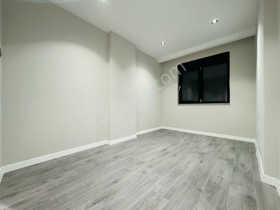 Metrobüse Yürüme Mesafesinde Kapalı Otoparklı 2+1 Fırsat Daire - Görsel 7