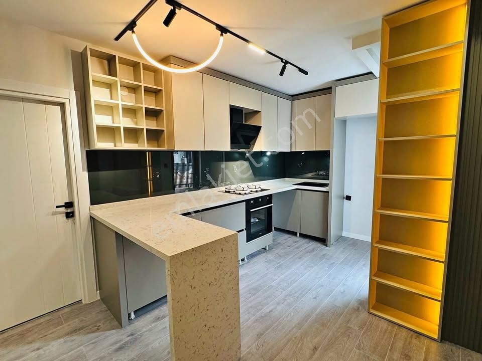 Metrobüse Yürüme Mesafesinde Kapalı Otoparklı 2+1 Fırsat Daire - Görsel 2