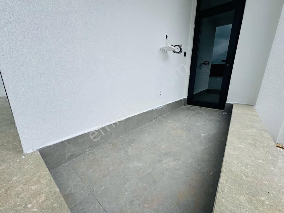 Metrobüse Yürüme Mesafesinde Kapalı Otoparklı 2+1 Fırsat Daire - Görsel 20