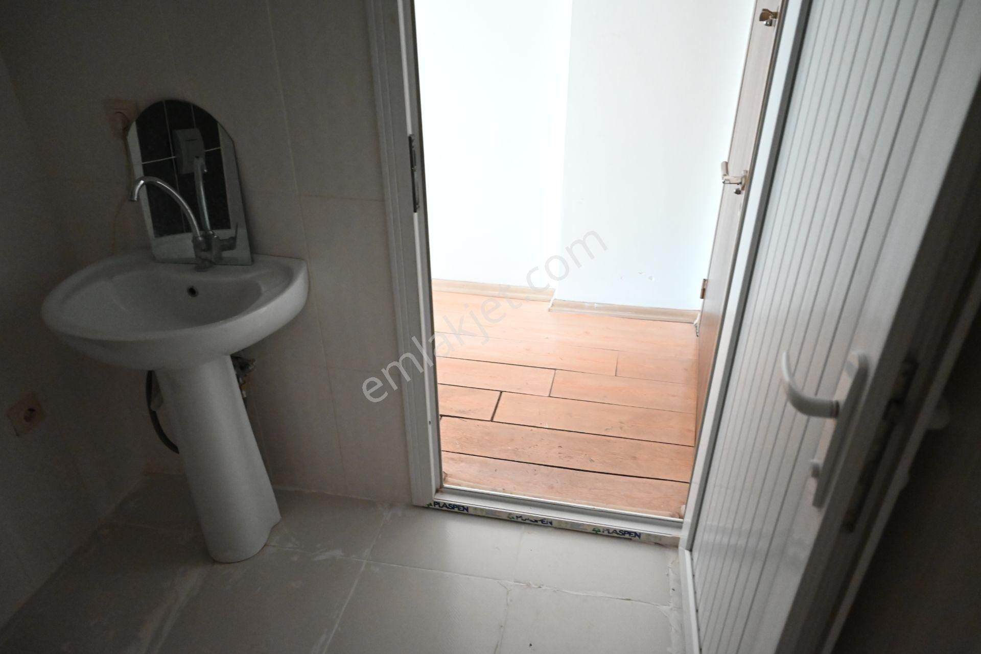 Üstünkent Emlak'tan Çiftlikköy'de Kiralık 1+0 Stüdyo Dairesi - Görsel 32