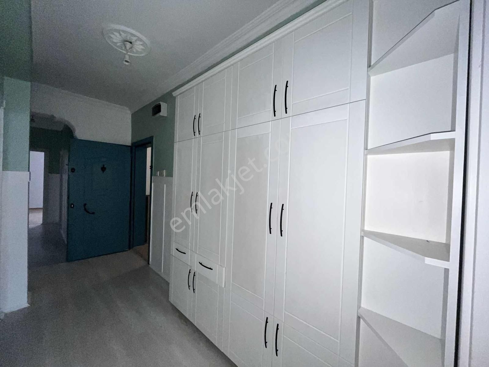 Şehitlik Mahallesinde Emsalsiz Konumda Satılık 3+1 Ara Kat Daire - Görsel 6