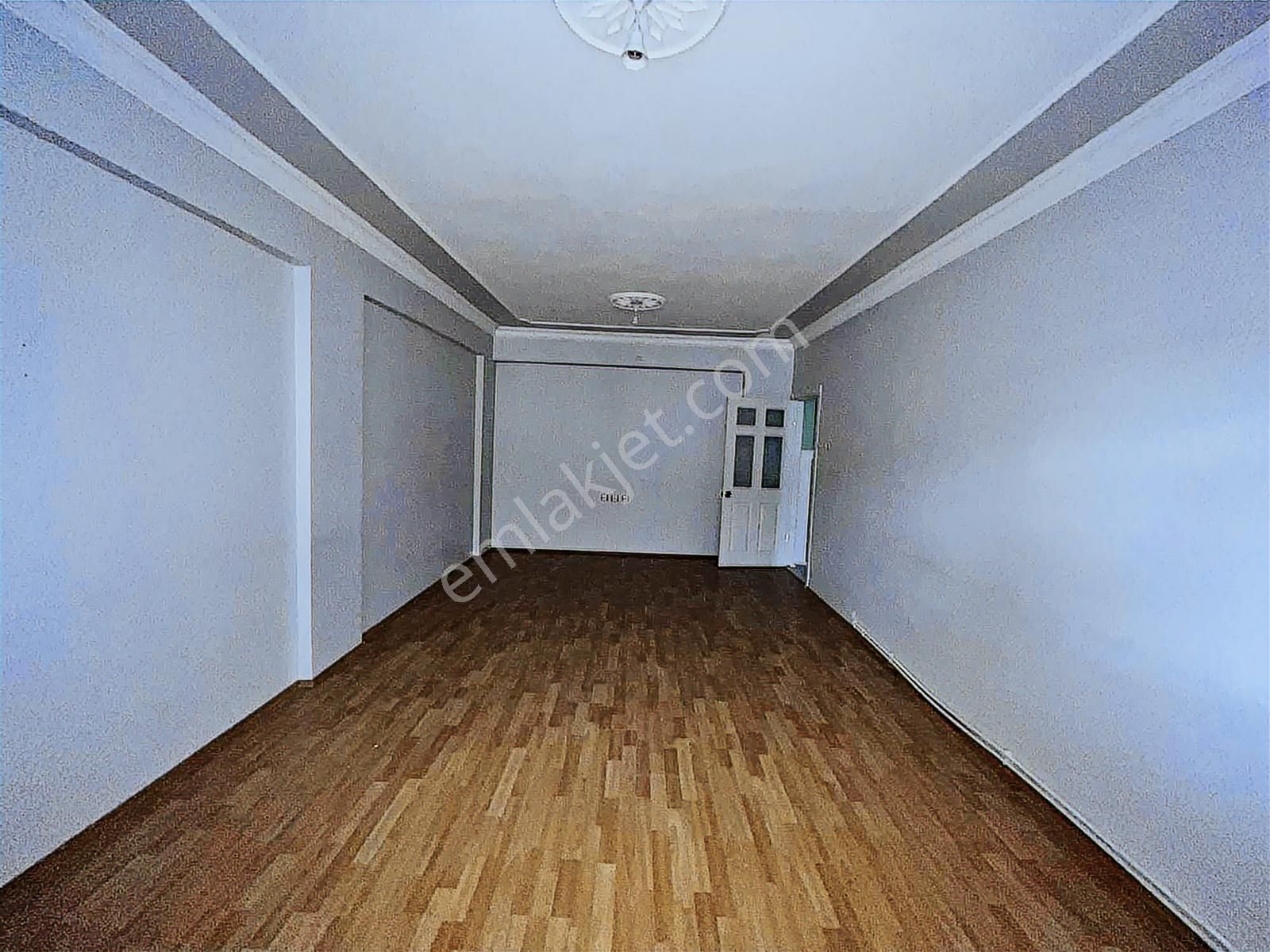 Şehitlik Mahallesinde Emsalsiz Konumda Satılık 3+1 Ara Kat Daire - Görsel 17