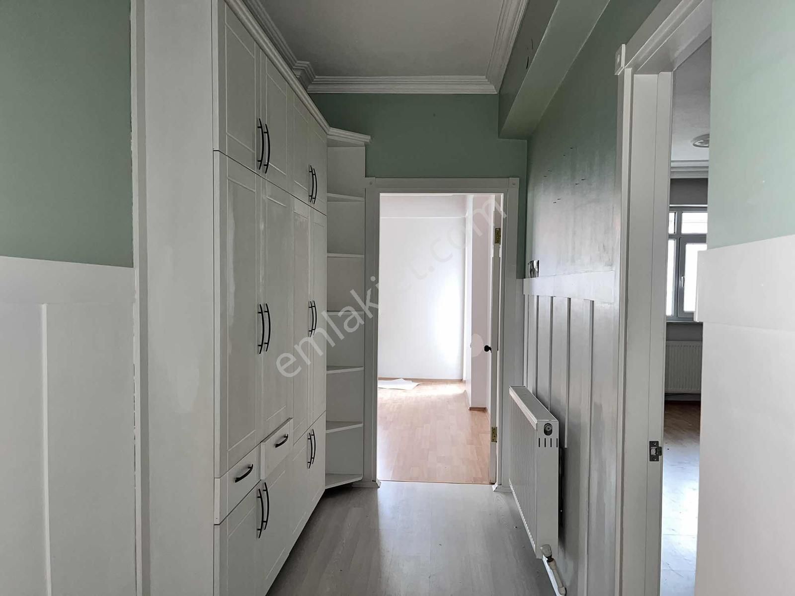 Şehitlik Mahallesinde Emsalsiz Konumda Satılık 3+1 Ara Kat Daire - Görsel 5