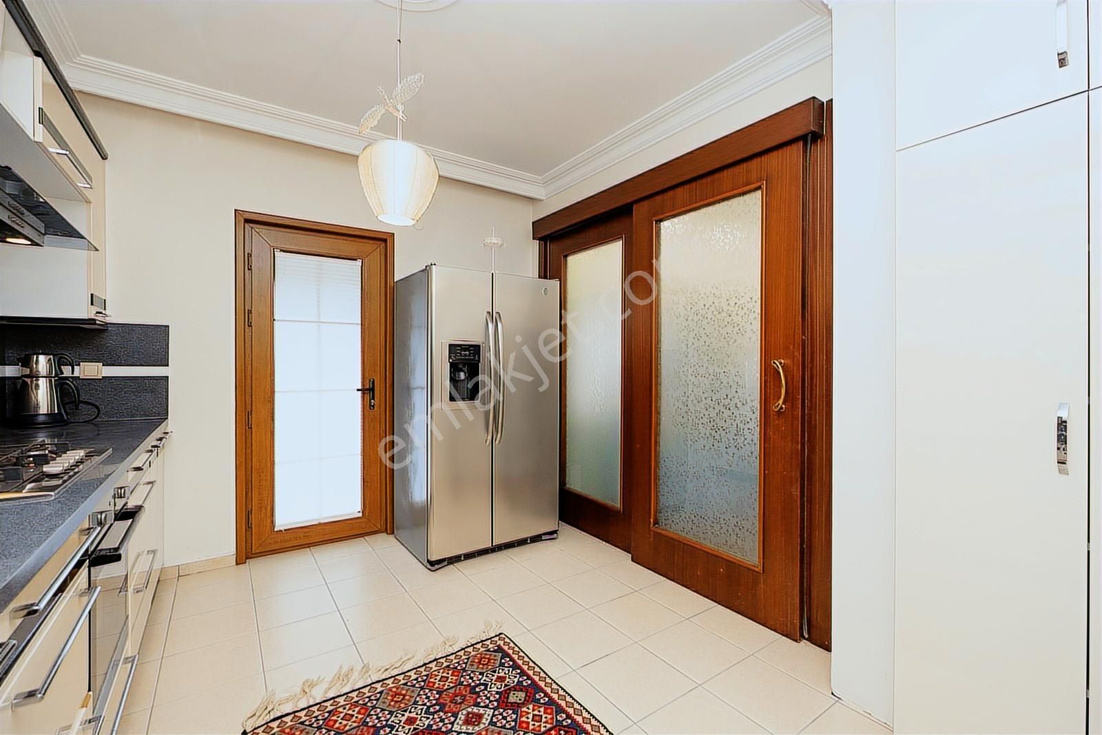 Çekmeköy Çamlıkent Sitesi 1056 M2 Arsa Paylı 4+2 Satılık Villa - Görsel 29