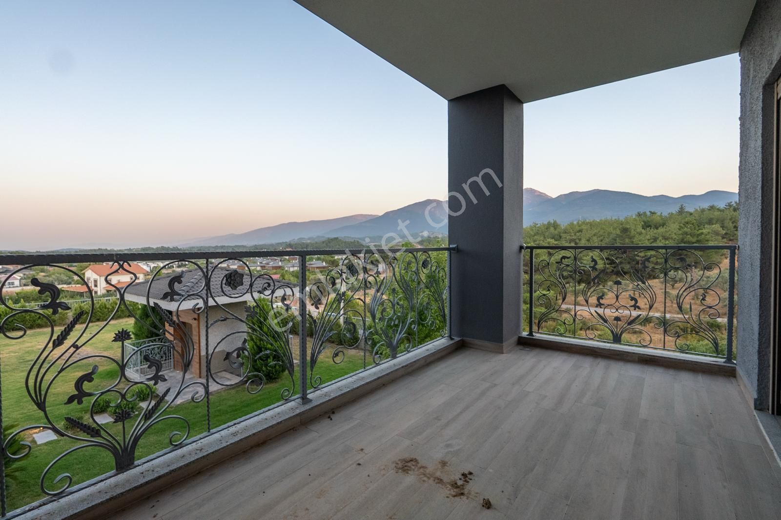 İzmir Kemalpaşa Çiniliköy'de Satılık 8*3 Villa - Görsel 5