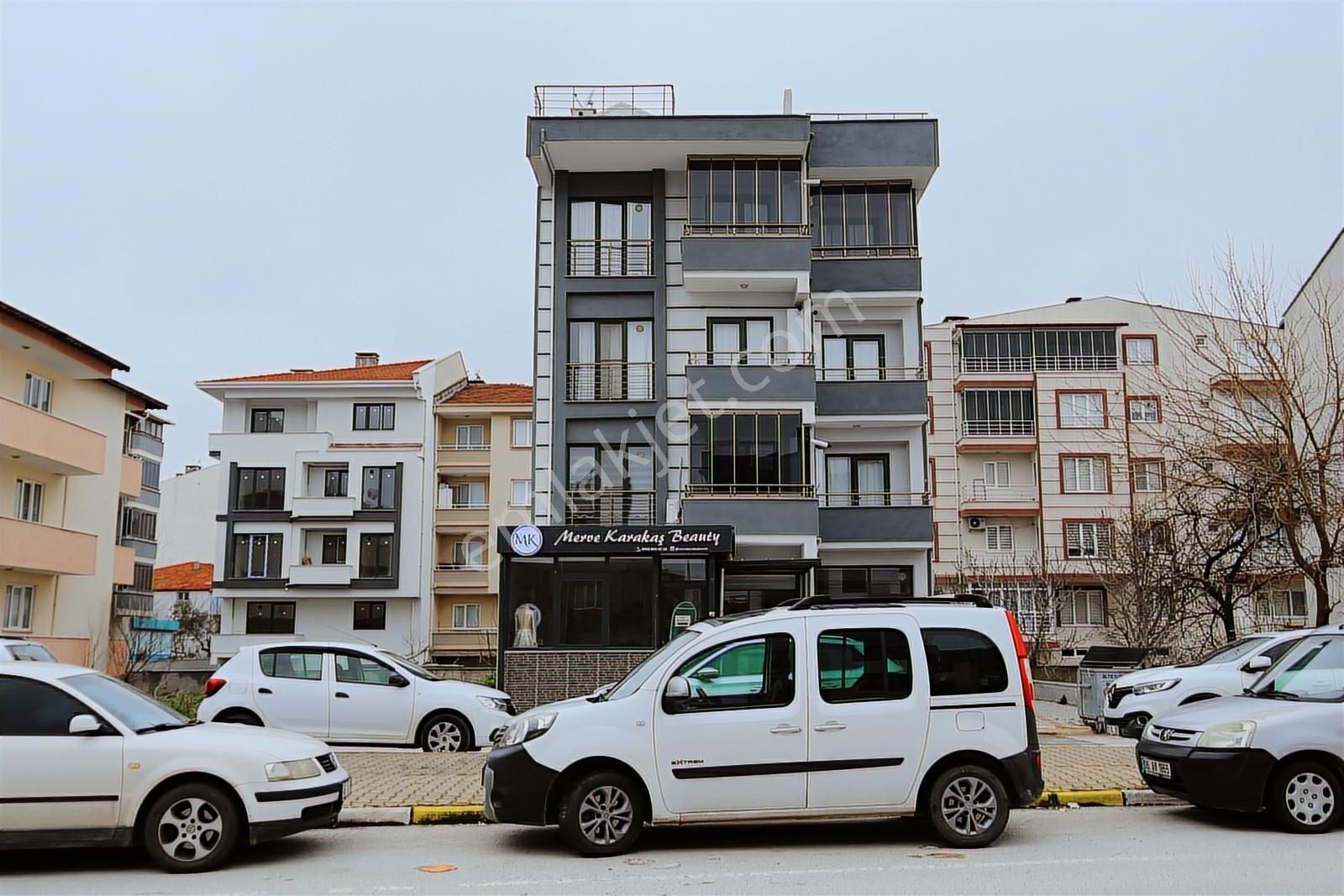 Mir'den Balıkesir Gop'da Full Eşyalı Ayrı Mutfaklı Kiralık 1+1