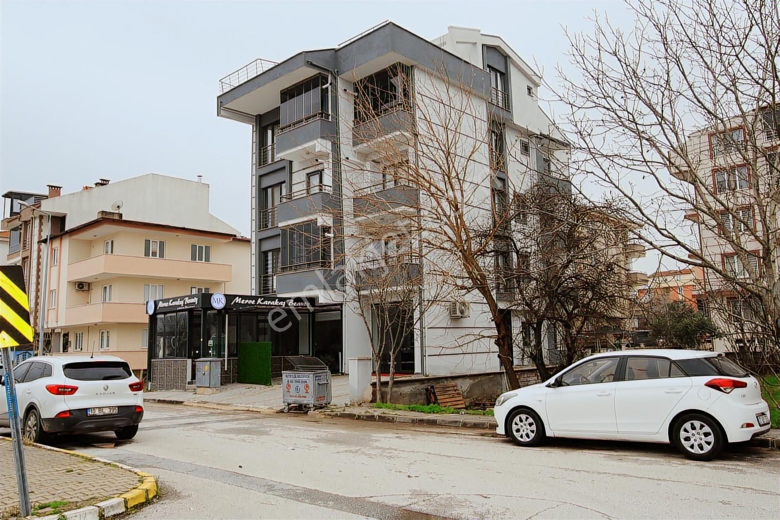Mir'den Balıkesir Gop'da Full Eşyalı Ayrı Mutfaklı Kiralık 1+1 - Görsel 2