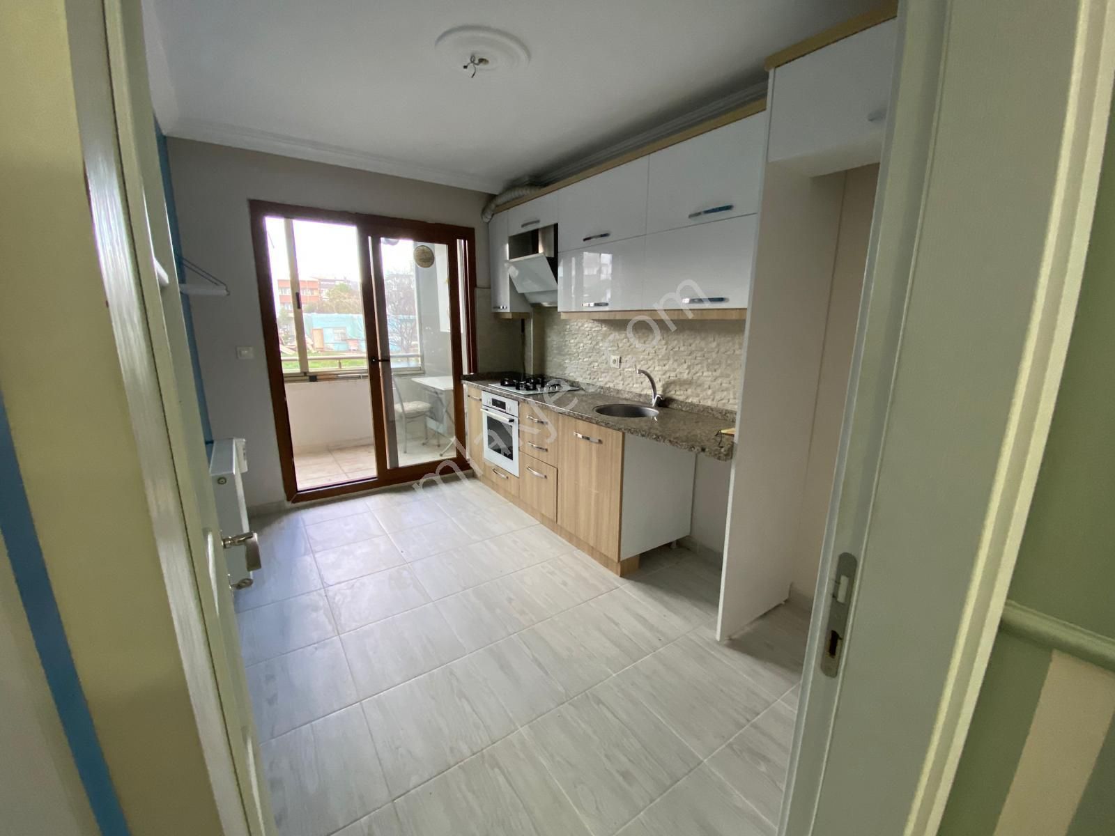 Yeni Mahalle Merkezi Konumda 3+1 Kiralık Daire - Görsel 5