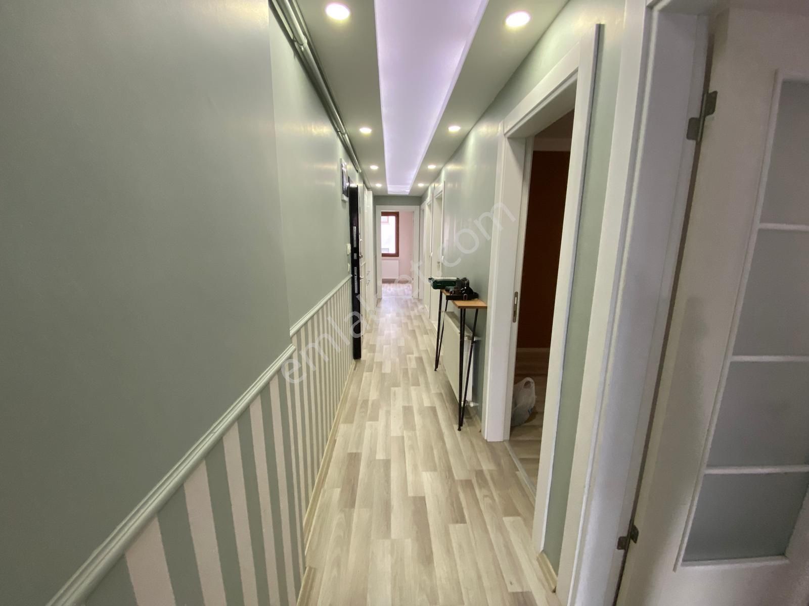 Yeni Mahalle Merkezi Konumda 3+1 Kiralık Daire - Görsel 10