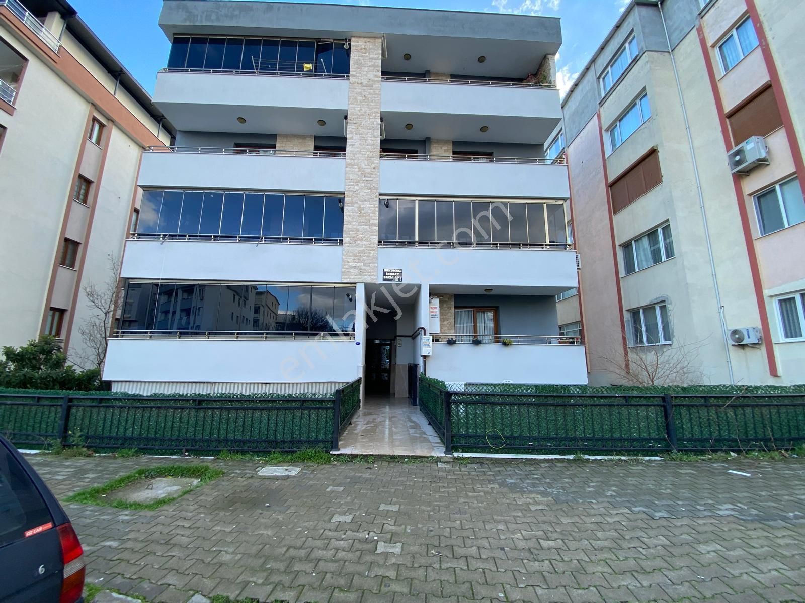 Yeni Mahalle Merkezi Konumda 3+1 Kiralık Daire - Görsel 2