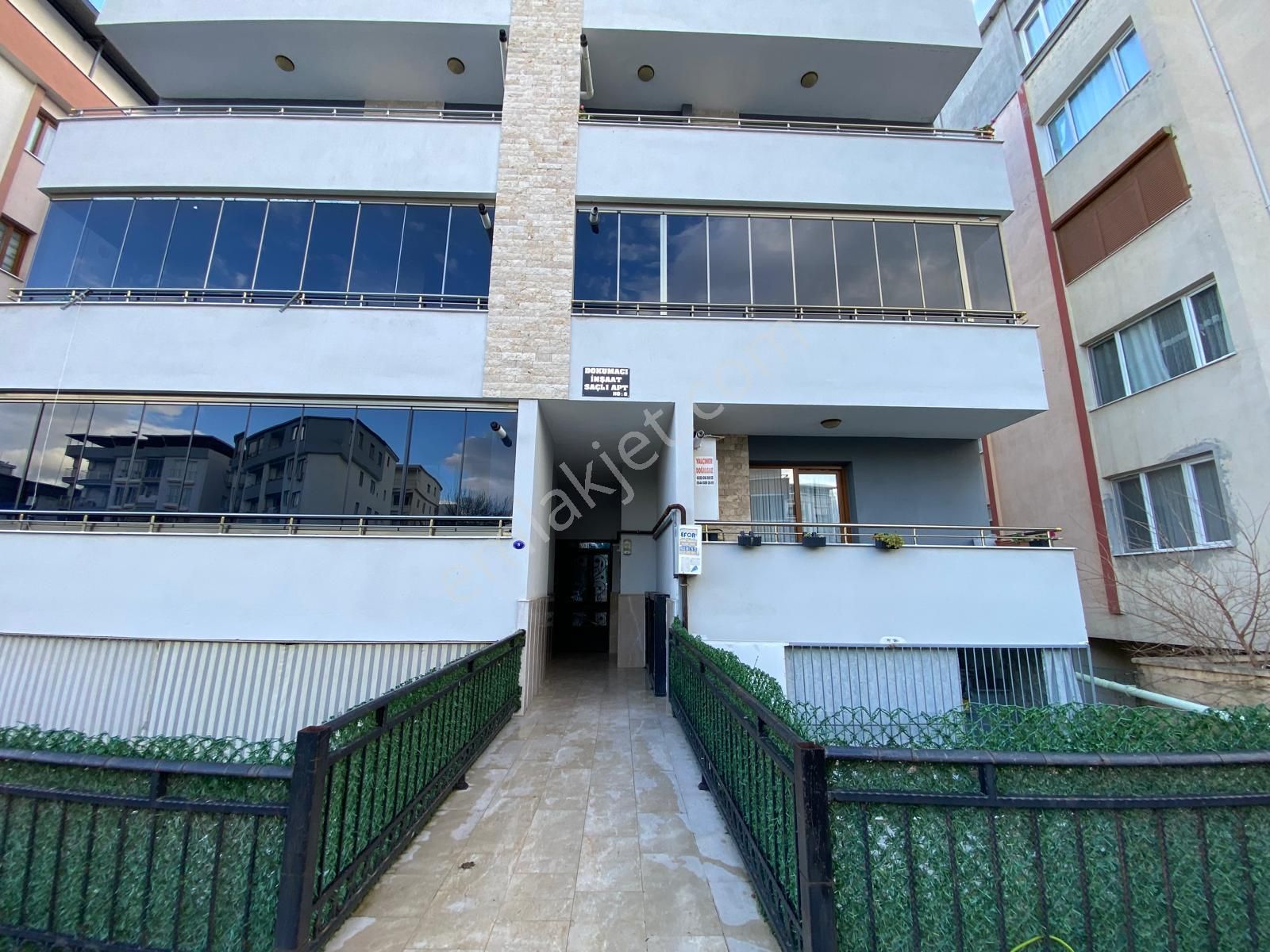 Yeni Mahalle Merkezi Konumda 3+1 Kiralık Daire - Görsel 3