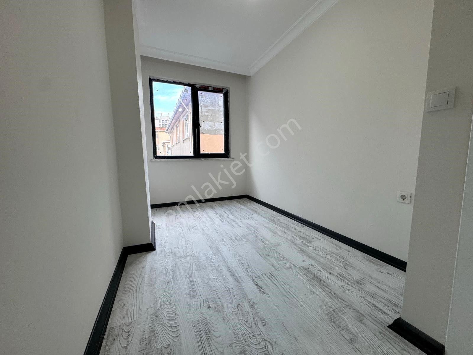 Has Seba'dan Halkalı Merkez Mh 2+1 95m2 Yeni Binada Arakat Daire - Görsel 10