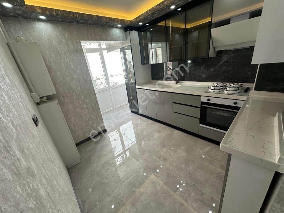 Beylikdüzü Merkez'de İster Oturumluk İster Yatırımlık 2+1 Dairemiz