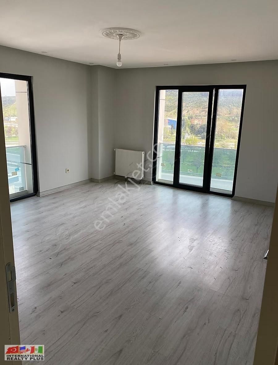 Vıaport'a Komşu Whıte House Sitesinde 2+1 Kiralık Daire - Görsel 14