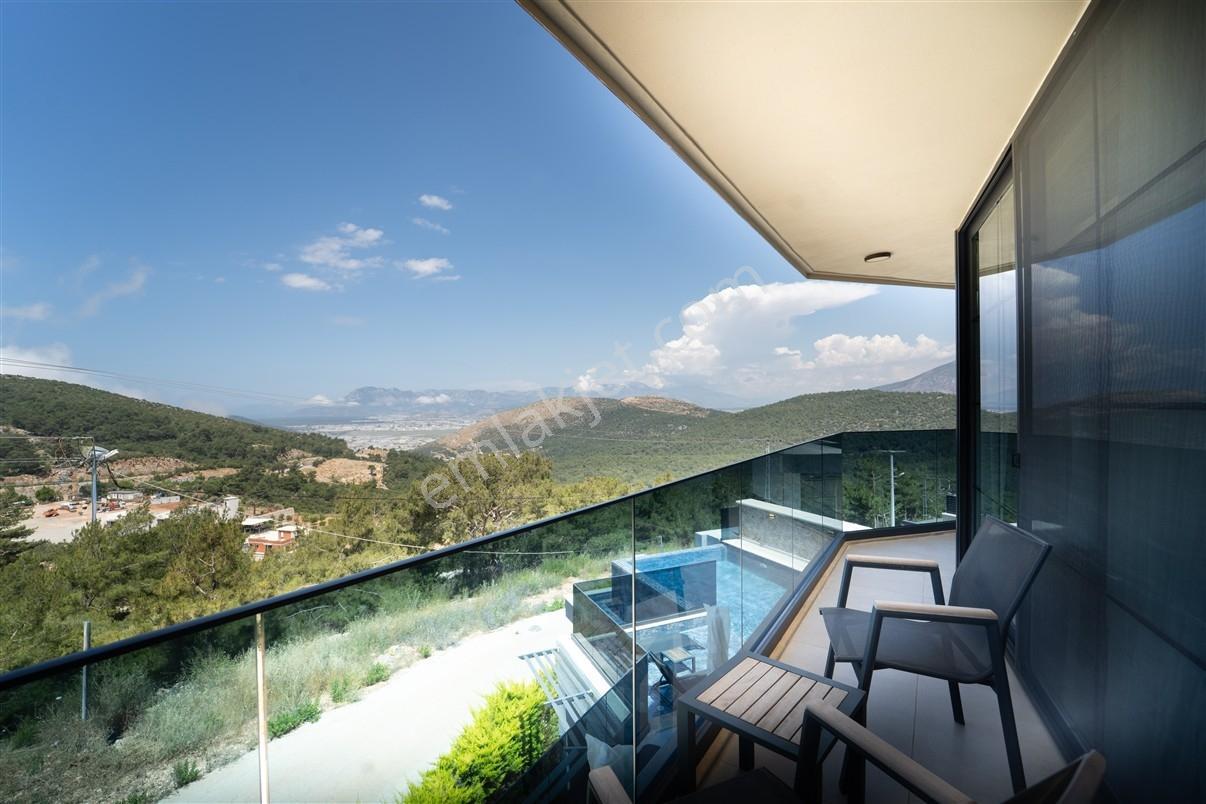 Kalkan Merkezde (5+2) İmarlı İskanlı Villa - Görsel 8