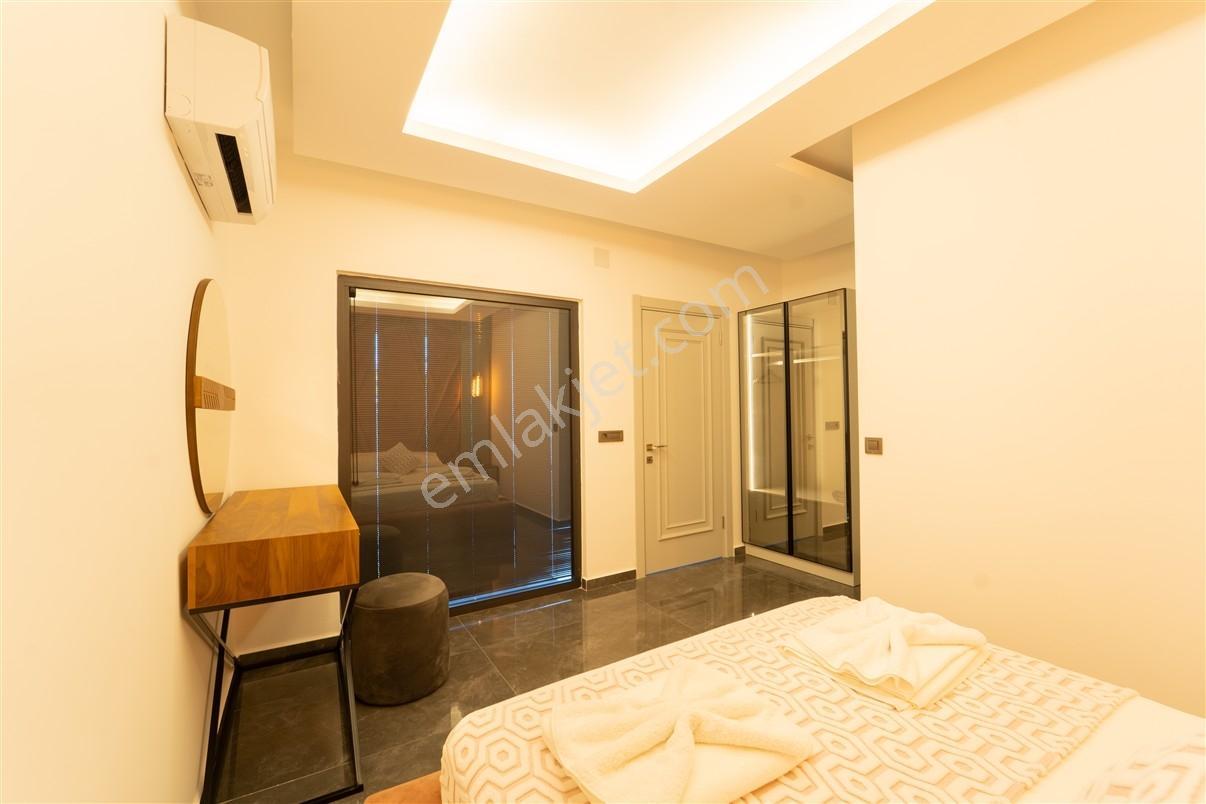 Kalkan Merkezde (5+2) İmarlı İskanlı Villa - Görsel 7