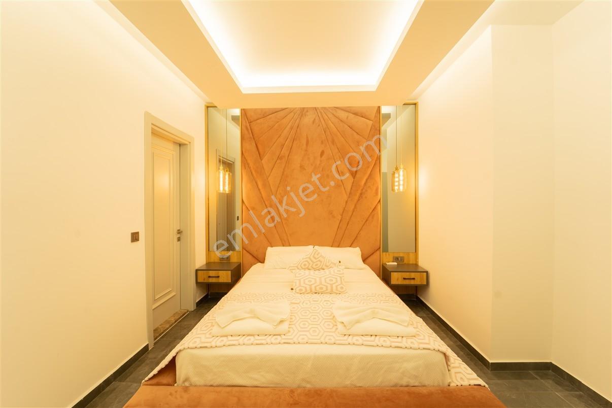 Kalkan Merkezde (5+2) İmarlı İskanlı Villa - Görsel 18