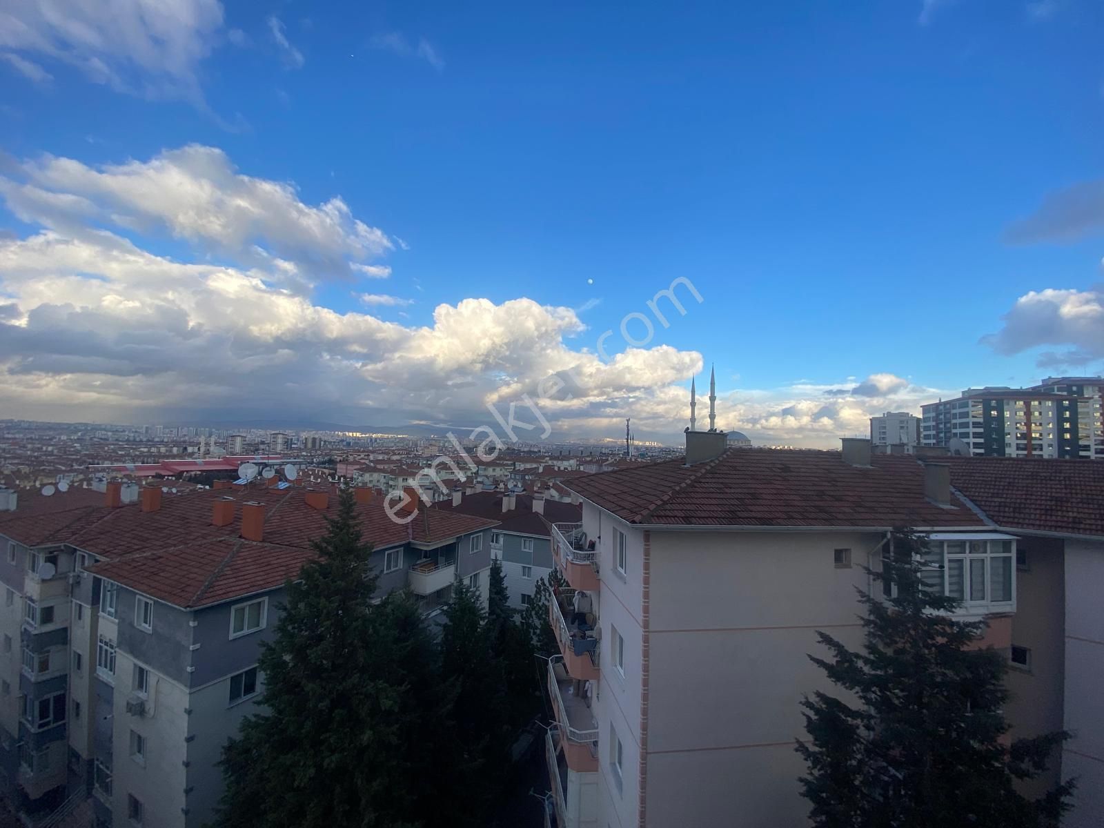 Koza Emlak'tan Osmanlı Mahalesinde Mükemmel Manzaralı Site İçi Ara Katta Bağımsız 3+1 Kiralık Dairee - Görsel 2