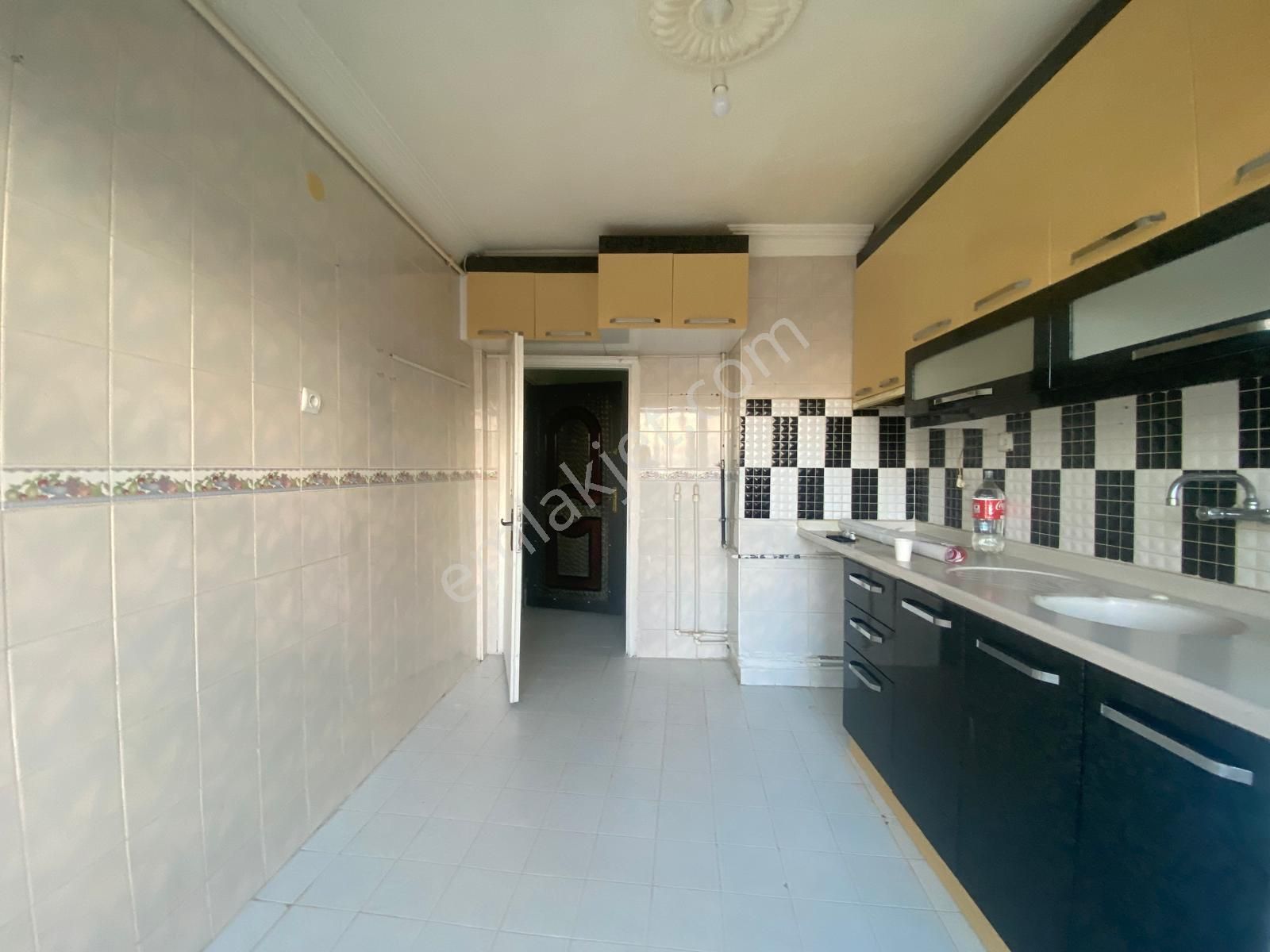 Koza Emlak'tan Osmanlı Mahalesinde Mükemmel Manzaralı Site İçi Ara Katta Bağımsız 3+1 Kiralık Dairee - Görsel 4