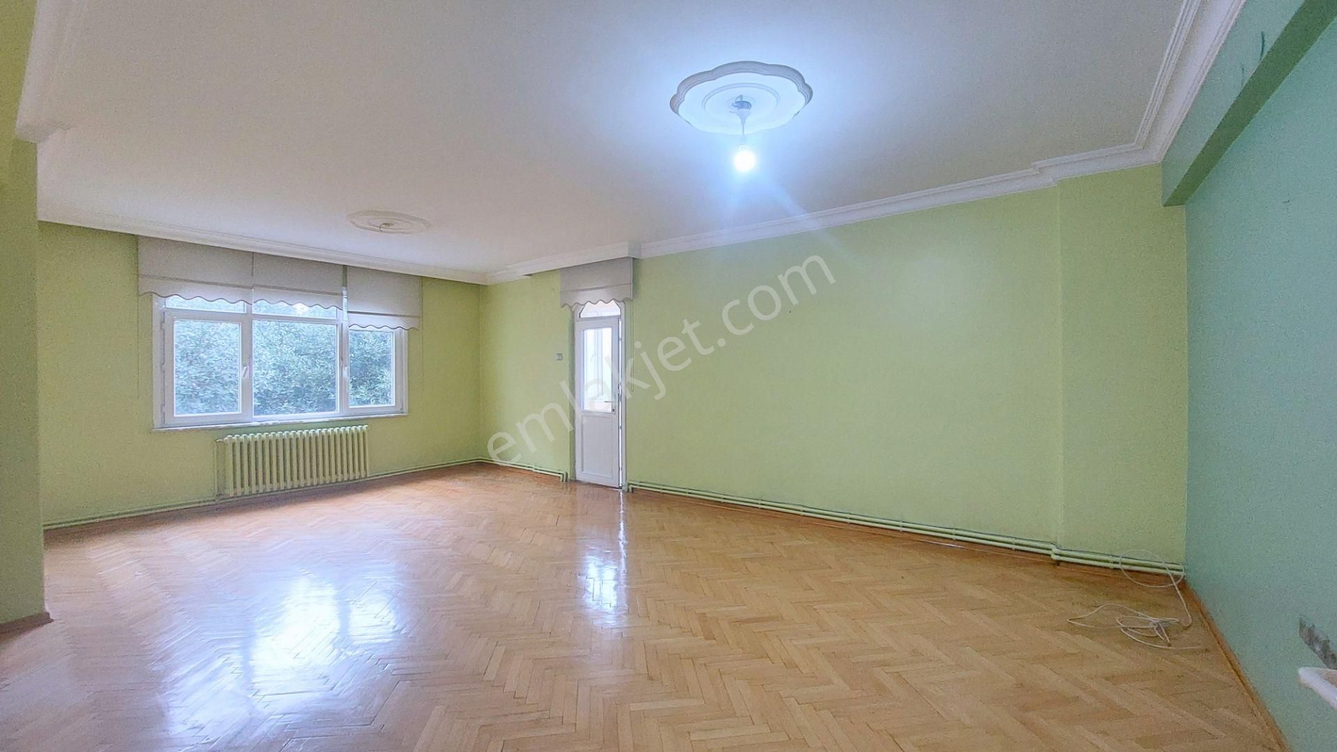 Ersin Emlak İstanbul/cennet'de Bakımlı-2.kat-asansör-3+1-140 M2 - Görsel 2