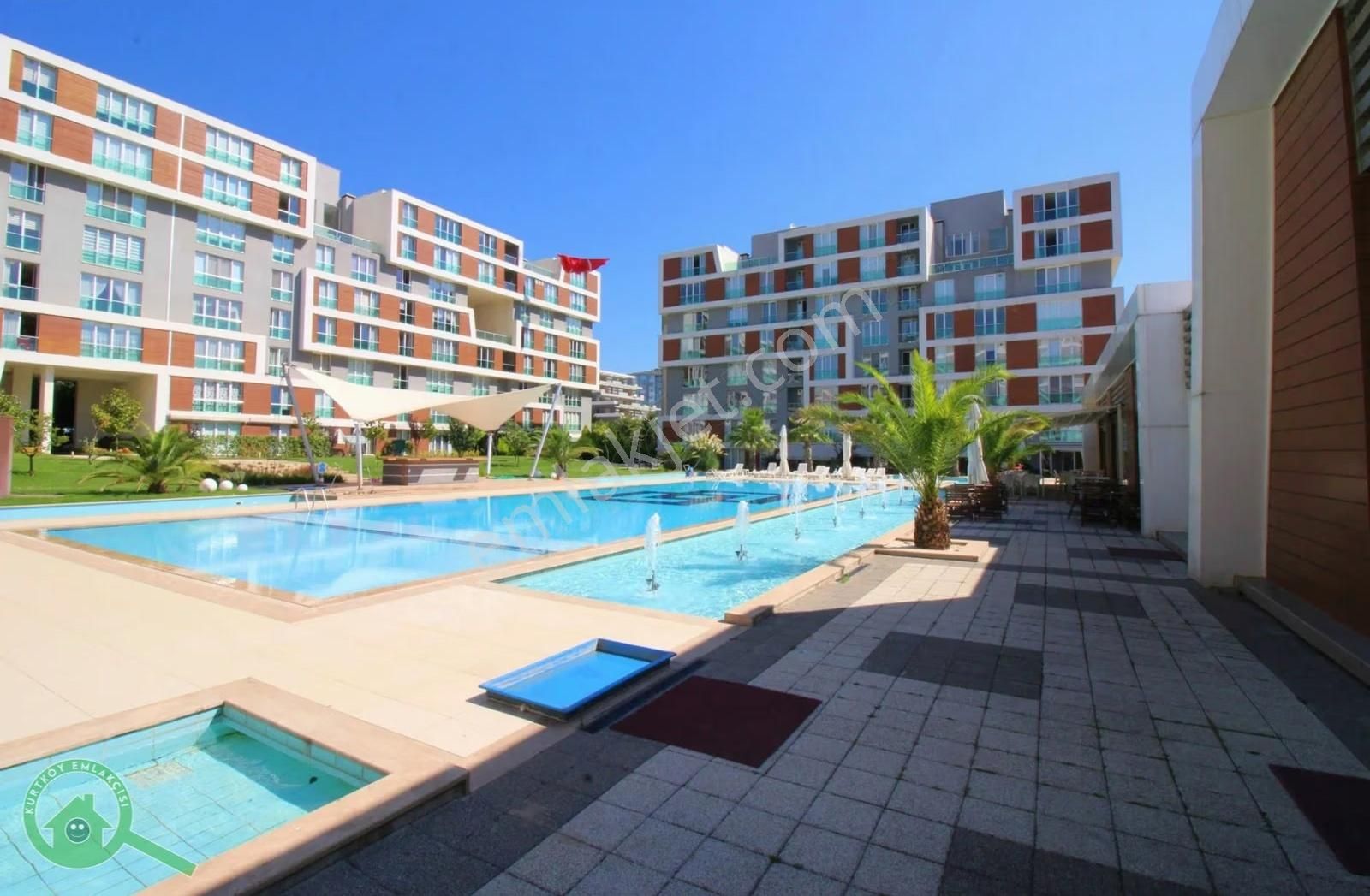 Pendik Yenişehir'de Eşyalı Havuz Manzaralı Kiralık 1+1 Daire - Görsel 12