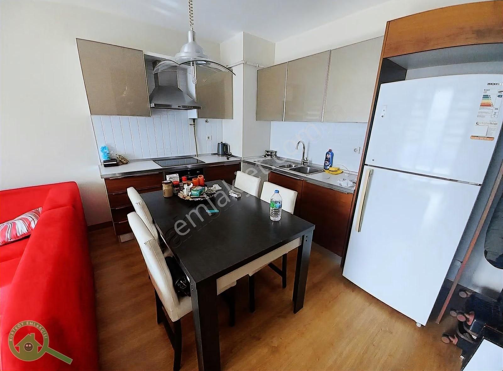 Pendik Yenişehir'de Eşyalı Havuz Manzaralı Kiralık 1+1 Daire - Görsel 10