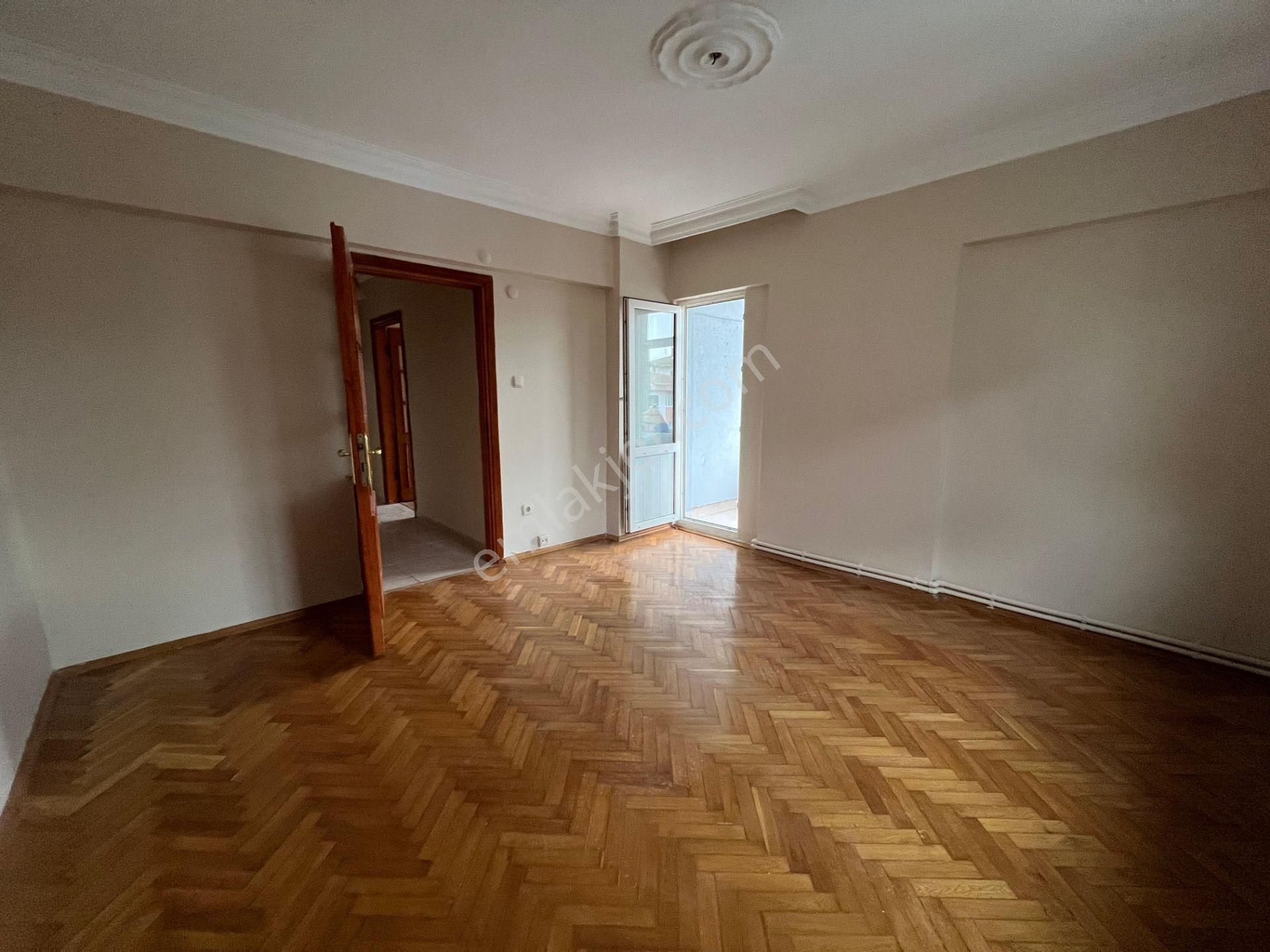 İçerenköy'de Necmettin Erbakan Cad. Paralelinde 3+1 110 M² Net - Görsel 25