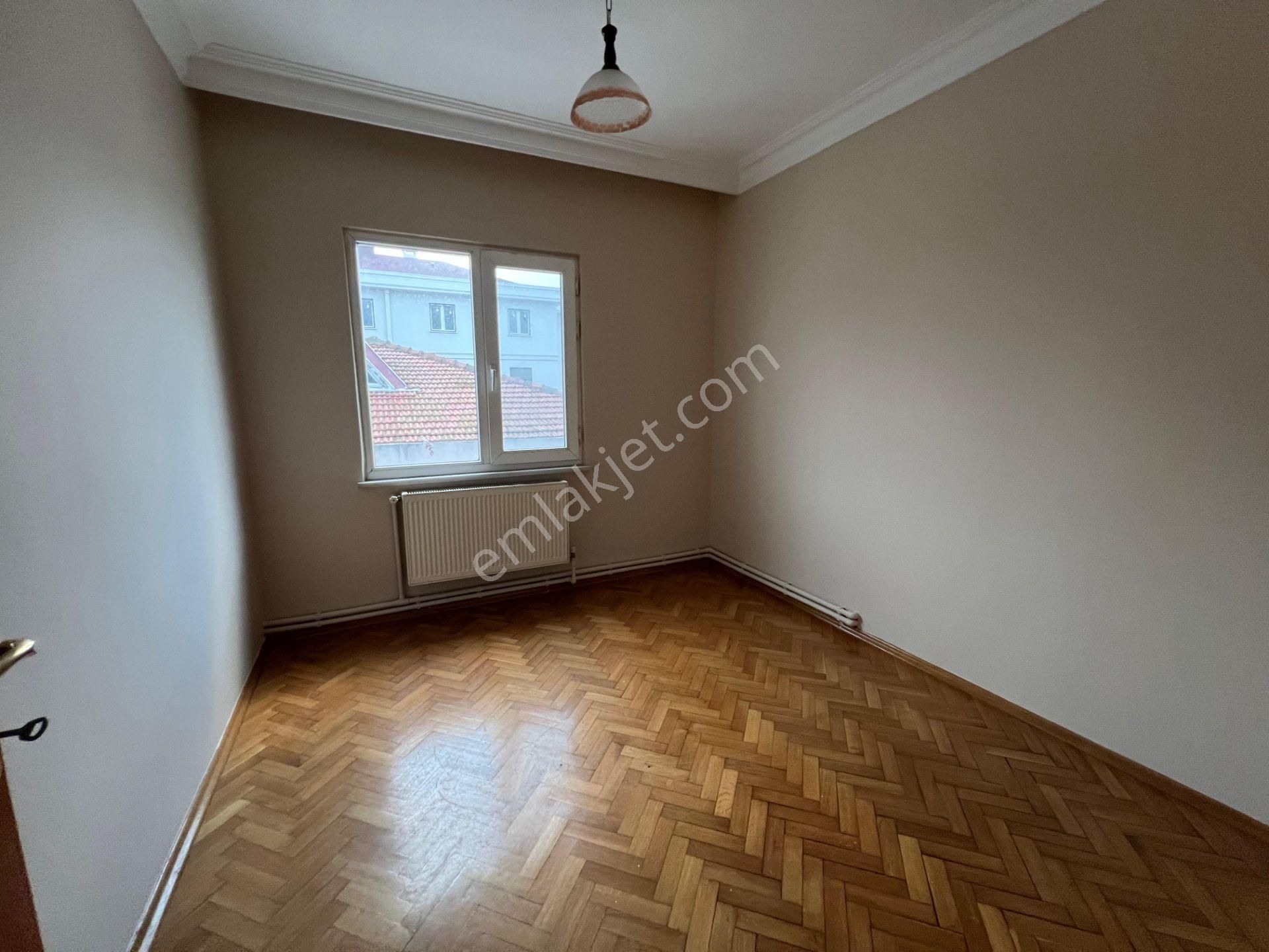 İçerenköy'de Necmettin Erbakan Cad. Paralelinde 3+1 110 M² Net - Görsel 18