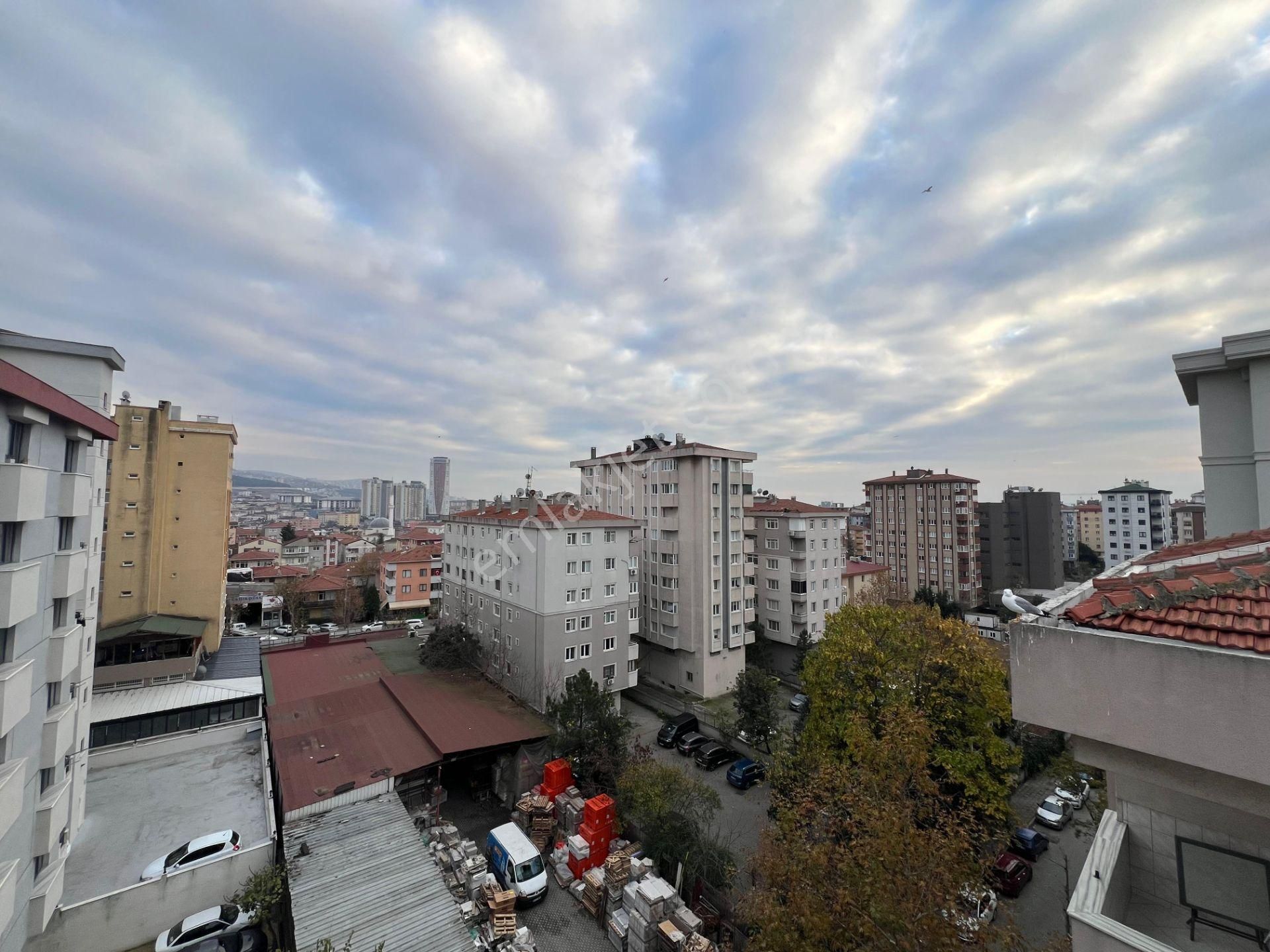 İçerenköy'de Necmettin Erbakan Cad. Paralelinde 3+1 110 M² Net - Görsel 29