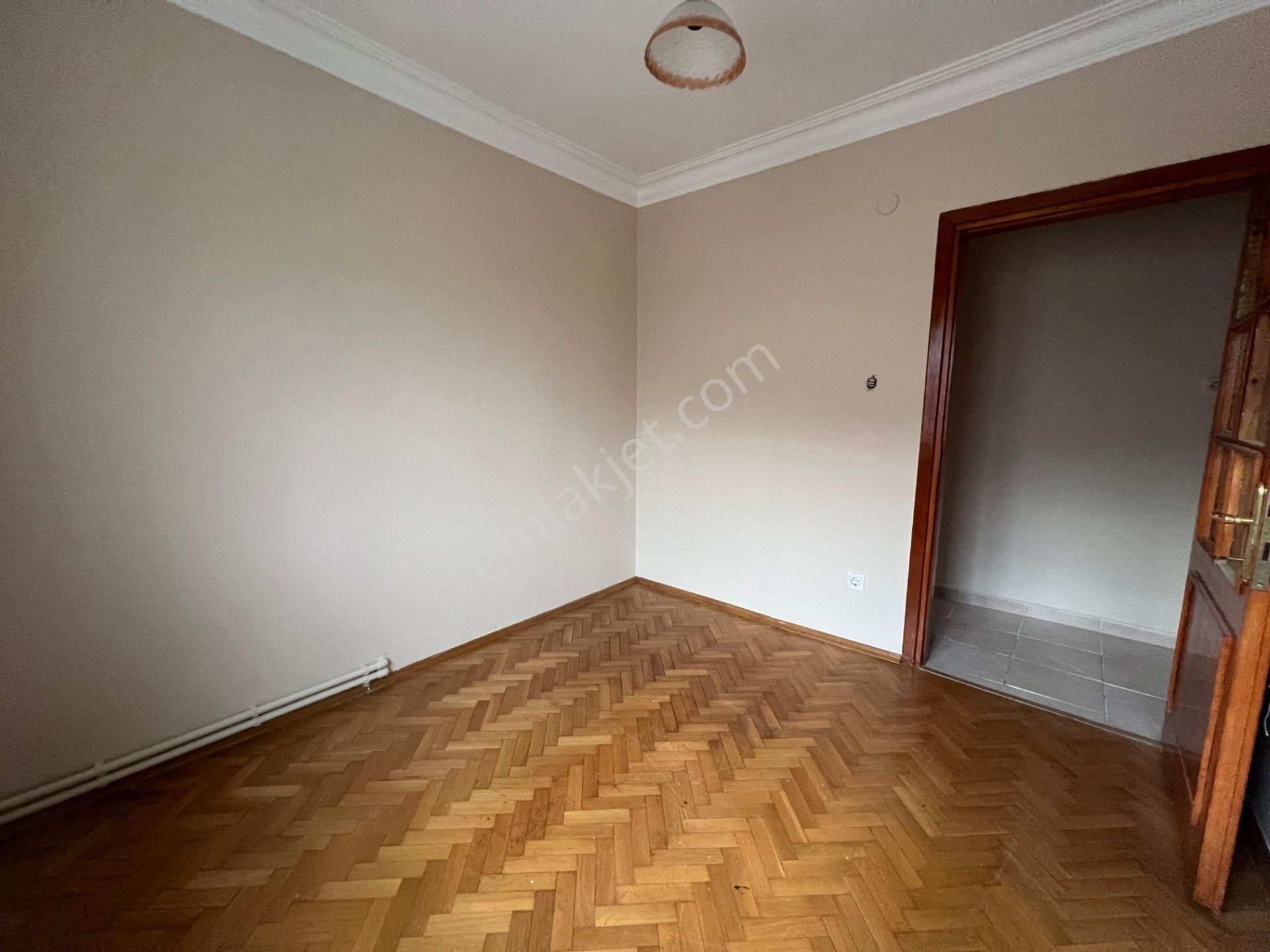 İçerenköy'de Necmettin Erbakan Cad. Paralelinde 3+1 110 M² Net - Görsel 19